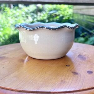 Vintage 1993 Yorktowne Berry Bowl Gray Blue Ruffled Rim Stoneware Pfaltzgraff